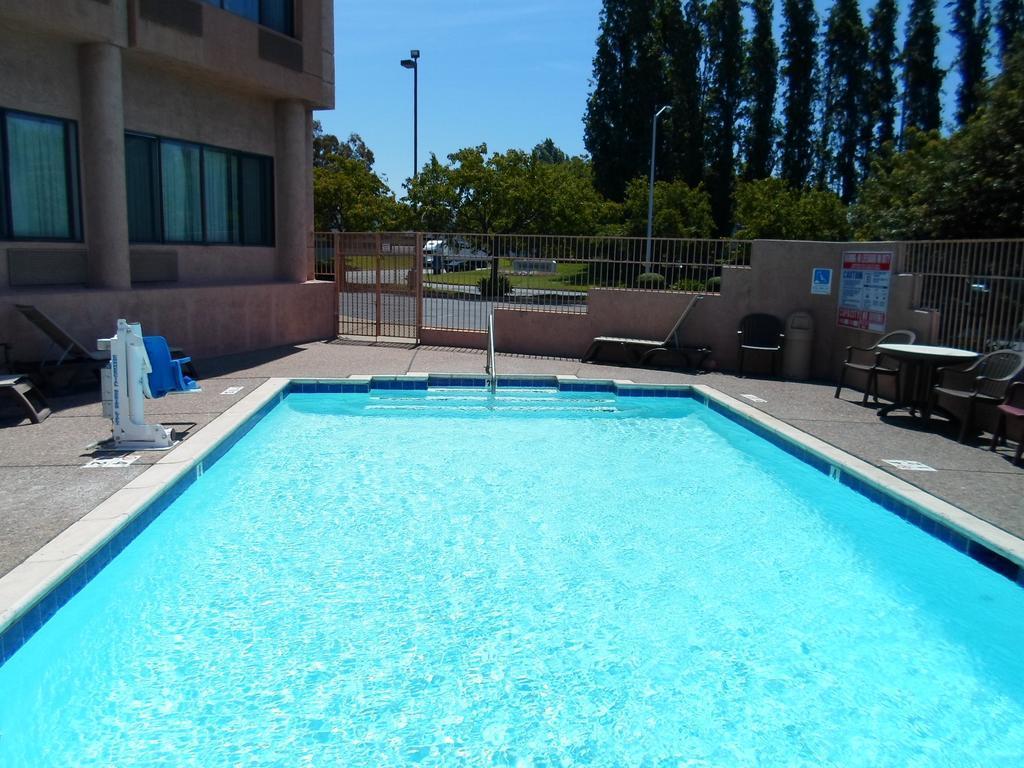Comfort Inn Silicon Valley East Фримонт Екстериор снимка